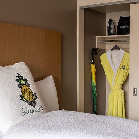Staypineapple, Hotel Rose, Downtown Portland Exterior foto